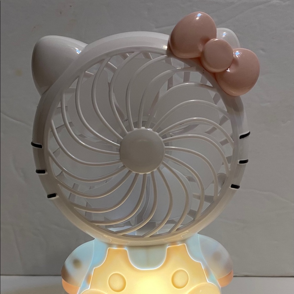 HelloKitty Deal Fan Handheld USB Charging Portable